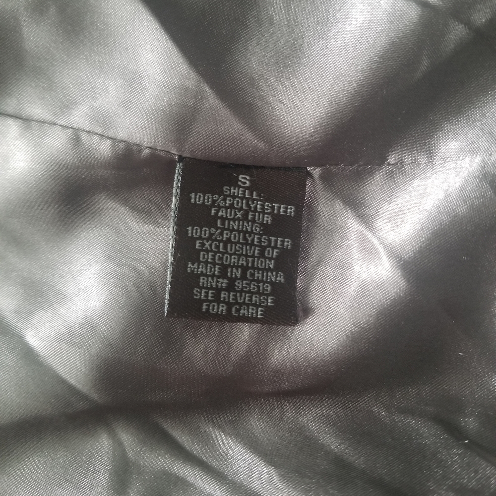 Taupe Faux Fur Vest with Front Pockets - Picture 4 of 4